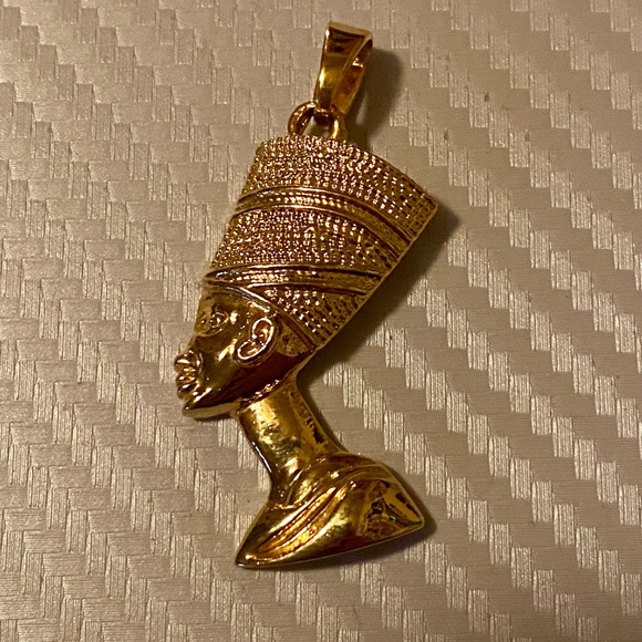 18K Gold Plated Cuban Link Chain with Africa map and Nefertiti pendants - Picture 4 of 6